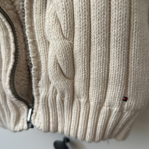 KIDS TOMMY HILFIGER VEST CREAM 18 MONTHS - Picture 2 of 3